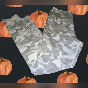 🖤3 For $15🖤 camo leggings